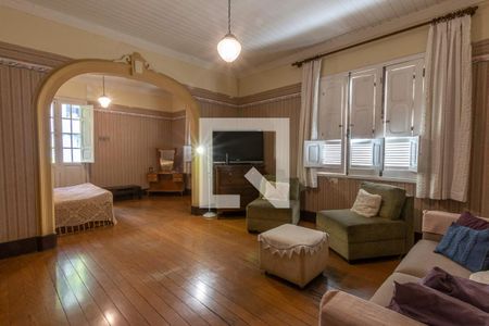 Casa para alugar com 330m², 7 quartos e 4 vagas Casa para alugar com 330m², 7 quartos e 4 vagasQuarto