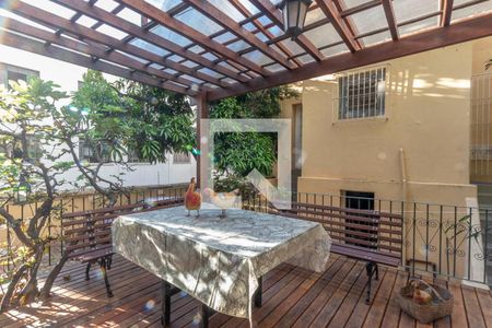 Casa para alugar com 330m², 7 quartos e 4 vagas Casa para alugar com 330m², 7 quartos e 4 vagasÁrea externa