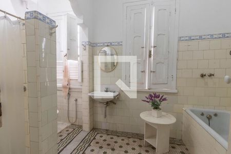 Casa para alugar com 330m², 7 quartos e 4 vagas Casa para alugar com 330m², 7 quartos e 4 vagasBanheiro