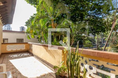 Casa para alugar com 330m², 7 quartos e 4 vagas Casa para alugar com 330m², 7 quartos e 4 vagasVaranda