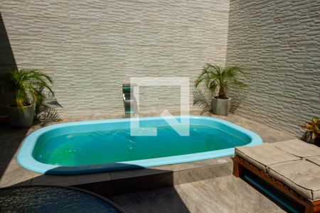 Piscina de casa à venda com 2 quartos, 96m² em Guarujá, Porto Alegre