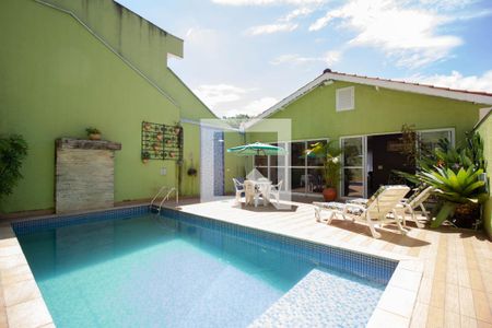 Piscina de casa à venda com 3 quartos, 320m² em Vila Pereira Cerca, São Paulo