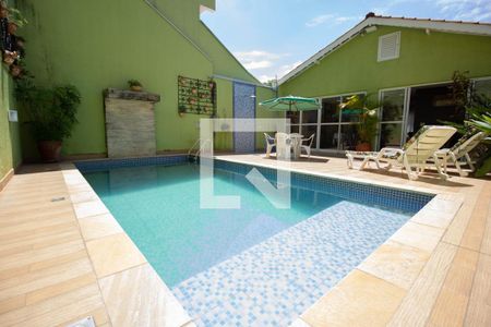 Piscina de casa à venda com 3 quartos, 320m² em Vila Pereira Cerca, São Paulo