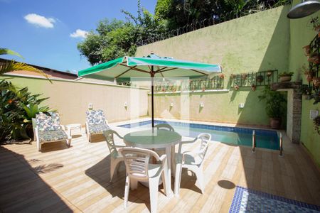 Piscina de casa à venda com 3 quartos, 320m² em Vila Pereira Cerca, São Paulo