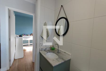 Banheiro  de apartamento à venda com 2 quartos, 50m² em Jardim do Lago, Campinas