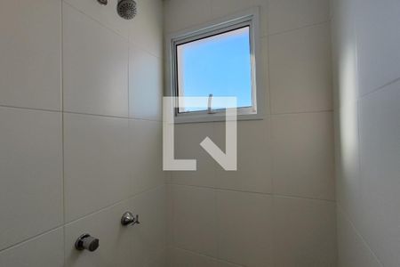 Banheiro  de apartamento à venda com 2 quartos, 50m² em Jardim do Lago, Campinas