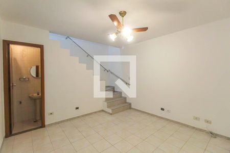 Casa para alugar com 100m², 2 quartos e 2 vagasSala