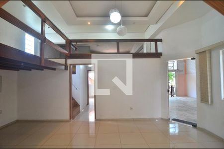 Sala de casa para alugar com 2 quartos, 140m² em Centro, Canoas