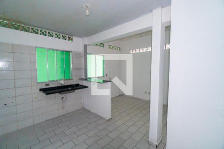 Sala/Cozinha de casa para alugar com 2 quartos, 50m² em Vila Mira, São Paulo