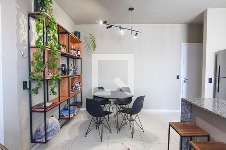 Sala de apartamento para alugar com 2 quartos, 60m² em Jardim Holanda, Uberlândia