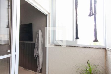 Varanda de apartamento para alugar com 2 quartos, 60m² em Jardim Holanda, Uberlândia