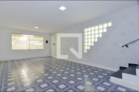 Casa para alugar com 120m², 3 quartos e 2 vagasSala