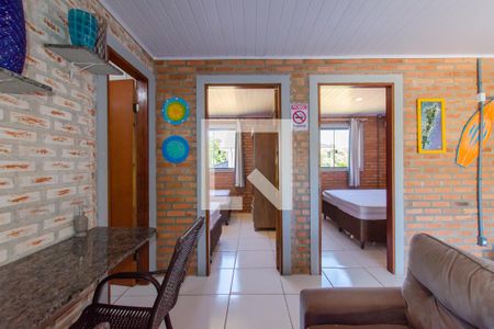Sala e cozinha de apartamento para alugar com 2 quartos, 60m² em São João do Rio Vermelho, Florianópolis