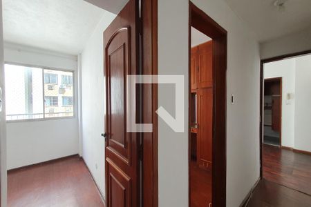 Corredor de apartamento para alugar com 2 quartos, 53m² em Cidade Nova, Rio de Janeiro