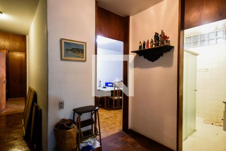 Corredor de casa à venda com 4 quartos, 300m² em Jardim Everest, São Paulo