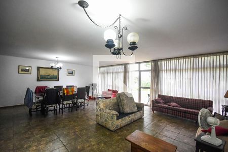 Sala de casa à venda com 4 quartos, 300m² em Jardim Everest, São Paulo