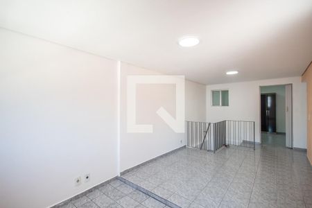 Sala de casa para alugar com 2 quartos, 150m² em Jardim Roberto, Osasco