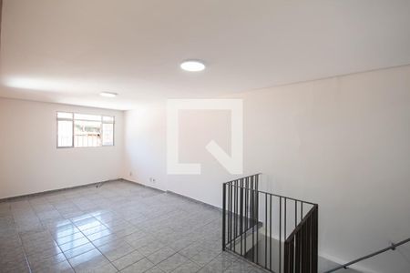 Casa para alugar com 150m², 2 quartos e 4 vagasSala