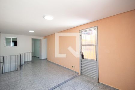 Sala de casa para alugar com 2 quartos, 150m² em Jardim Roberto, Osasco