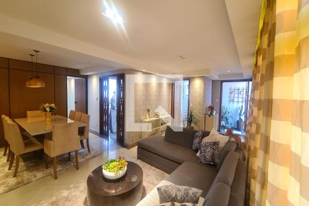 Casa à venda com 340m², 5 quartos e 4 vagasSala