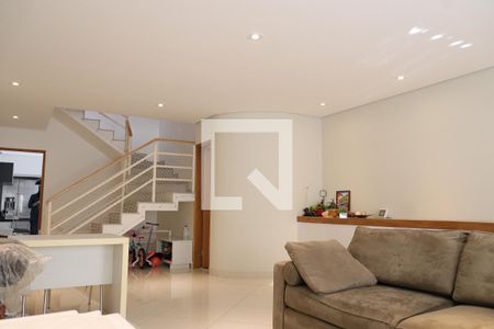 Sala de casa à venda com 4 quartos, 214m² em Mirandópolis, São Paulo