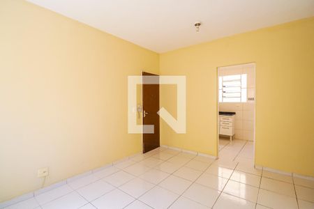 Sala de casa de condomínio para alugar com 3 quartos, 50m² em Copacabana, Belo Horizonte
