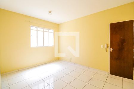 Sala de casa de condomínio à venda com 3 quartos, 50m² em Copacabana, Belo Horizonte