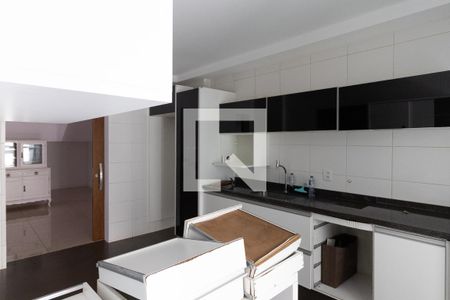 Apartamento para alugar com 265m², 3 quartos e 3 vagas Apartamento para alugar com 265m², 3 quartos e 3 vagasCozinha