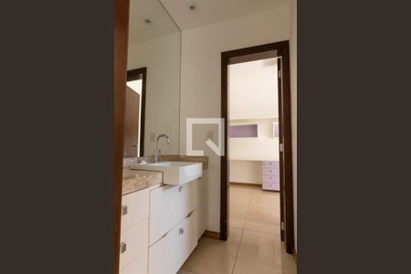 Apartamento para alugar com 265m², 3 quartos e 3 vagas Apartamento para alugar com 265m², 3 quartos e 3 vagasBanheiro Suíte 2 e 3