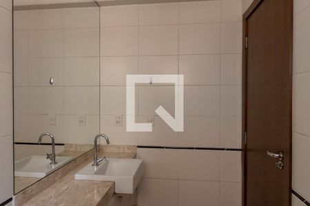 Apartamento para alugar com 265m², 3 quartos e 3 vagas Apartamento para alugar com 265m², 3 quartos e 3 vagasBanheiro Suíte 1