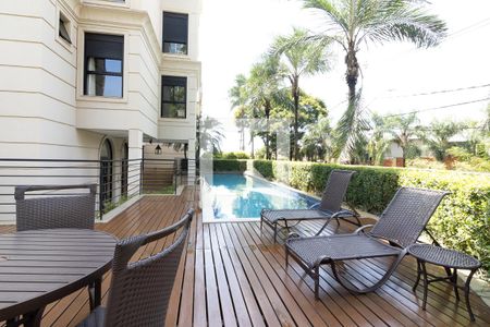 Apartamento para alugar com 265m², 3 quartos e 3 vagas Apartamento para alugar com 265m², 3 quartos e 3 vagasPiscina