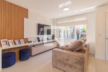 Sala de casa à venda com 3 quartos, 102m² em Guarujá, Porto Alegre