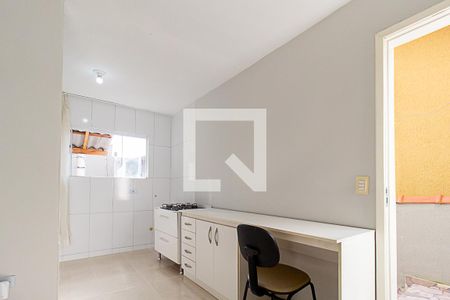 Sala/Cozinha de casa para alugar com 1 quarto, 32m² em Cidade Industrial, Curitiba