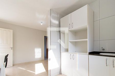 Sala/Cozinha de casa para alugar com 1 quarto, 32m² em Cidade Industrial, Curitiba