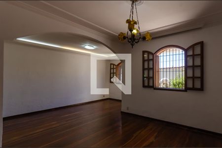 Sala 1 de casa para alugar com 4 quartos, 211m² em Candelária, Belo Horizonte