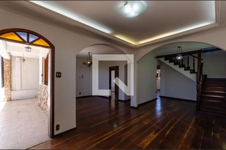 Sala 1 de casa para alugar com 4 quartos, 211m² em Candelária, Belo Horizonte