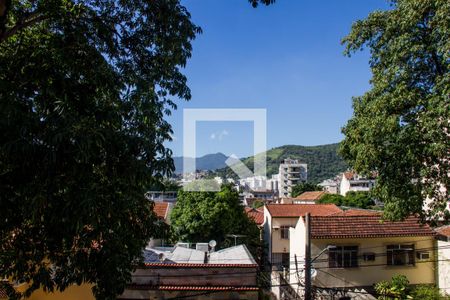 Quarto 01 - Janela de apartamento para alugar com 2 quartos, 74m² em Méier, Rio de Janeiro