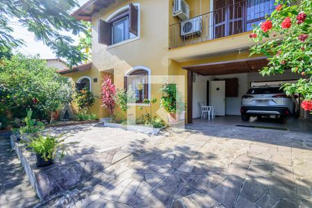 Casa à venda com 400m², 4 quartos e 3 vagas Casa à venda com 400m², 4 quartos e 3 vagasEntrada