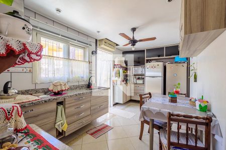 Casa à venda com 400m², 4 quartos e 3 vagas Casa à venda com 400m², 4 quartos e 3 vagasCozinha 1