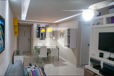 sala de apartamento para alugar com 2 quartos, 69m² em Pechincha, Rio de Janeiro