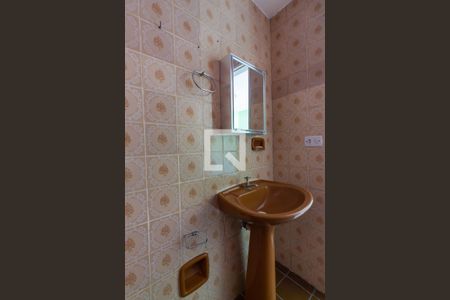 Banheiro de casa para alugar com 1 quarto, 90m² em Quitaúna, Osasco