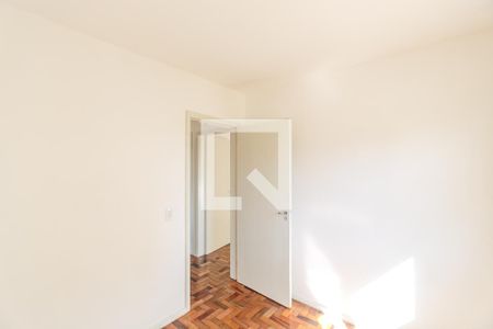 Quarto 1 de apartamento para alugar com 2 quartos, 48m² em Cavalhada, Porto Alegre