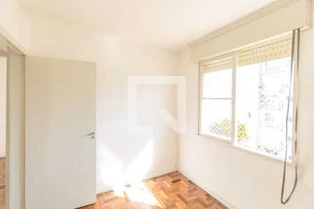 Quarto 1 de apartamento para alugar com 2 quartos, 48m² em Cavalhada, Porto Alegre