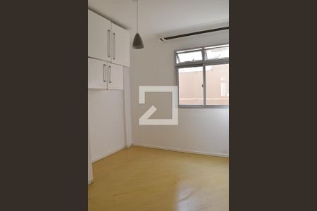 Quarto 2 de apartamento para alugar com 3 quartos, 75m² em Campo Comprido, Curitiba