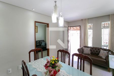 Sala de casa para alugar com 3 quartos, 110m² em Santa Monica, Belo Horizonte