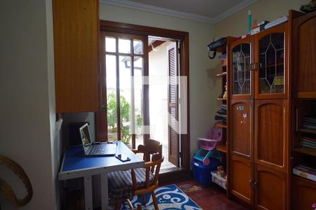 Quarto 1 de casa para alugar com 4 quartos, 562m² em Santa Maria Goretti, Porto Alegre