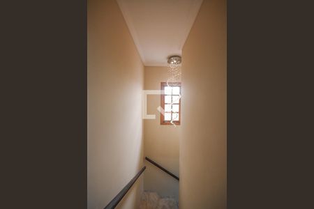 Escada de casa para alugar com 4 quartos, 141m² em Paraíso do Morumbi, São Paulo