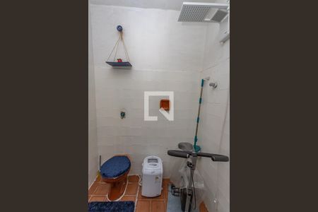 Banheiro 1  de casa à venda com 3 quartos, 158m² em Casa Grande, Diadema