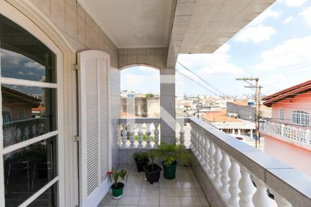 Varanda de casa à venda com 4 quartos, 150m² em Parque São Lucas, São Paulo