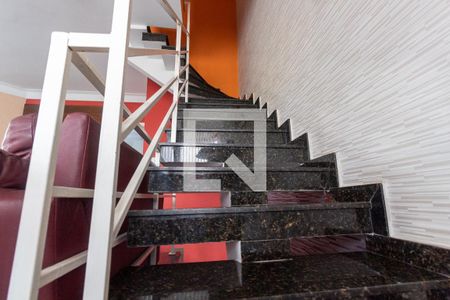 Escada de casa à venda com 3 quartos, 225m² em Vila Talarico, São Paulo